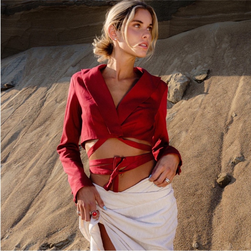 Gianno root chakra Chic Women's Red Blazer crop top the art of subtiliy Large